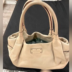 Kate Spade New York Stevie Bag 100% leather w/gold Color:oyster or beige